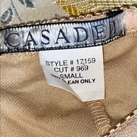 Elegant Multi-Tiered Lace Skirt - Picture 2 of 6